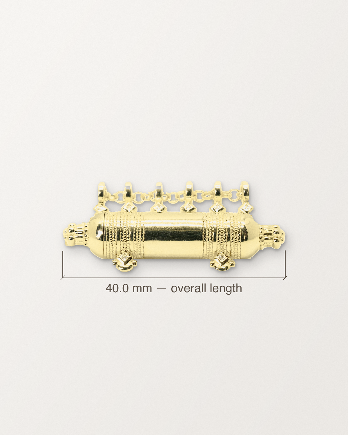 Yemen Wedding openable amulet in 14K or 18K yellow gold, with its measurement: 40.0 mm long from end to end.